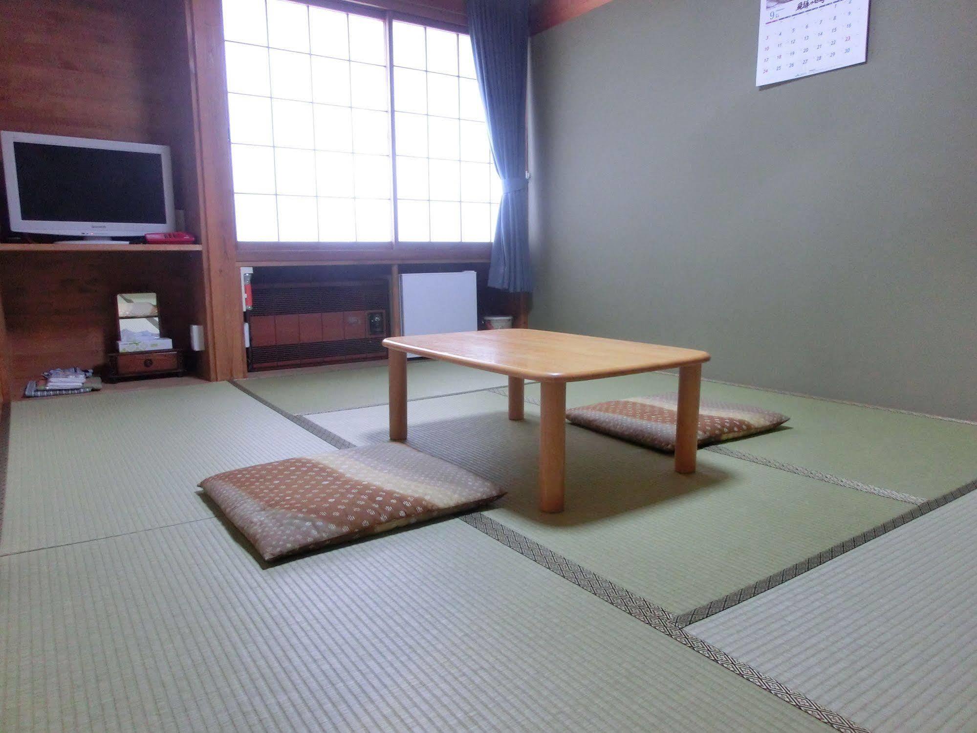 Minshuku Iwatakan Takayama  Exterior photo